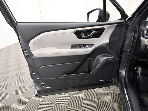 Used 2025 Subaru Forester Limited AWD/4WD image 13