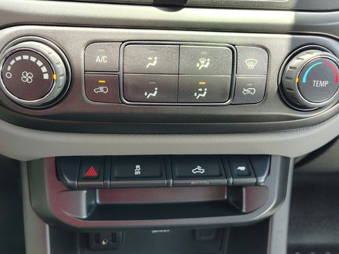 Used 2022 Chevrolet Colorado W/T w/ Custom Special Edition AWD/4WD image 28