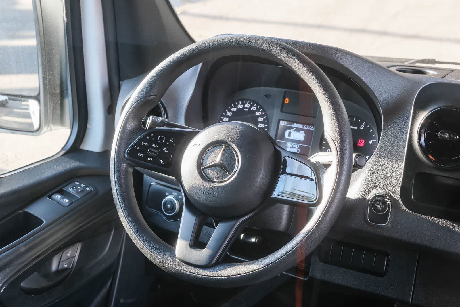 Used 2023 Mercedes-Benz Sprinter 2500 image 15