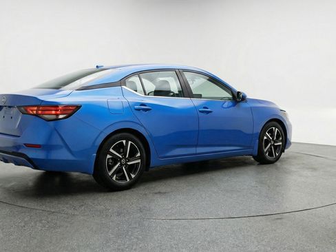 Used 2025 Nissan Sentra SV image 9