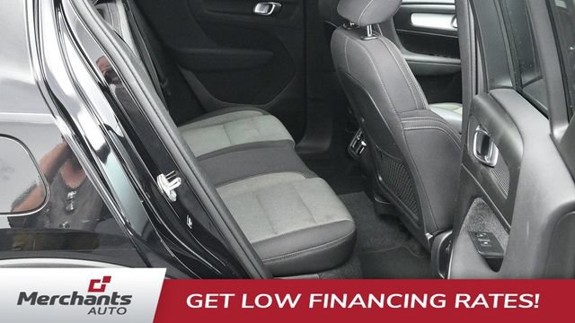 Used 2024 Volvo XC40 B5 Core AWD/4WD image 13