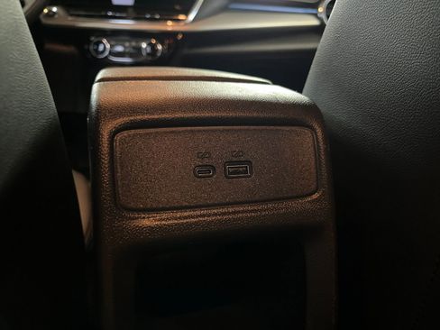 Used 2025 Chevrolet Trax LT image 24