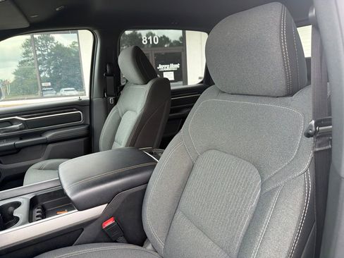 Used 2023 RAM 1500 Big Horn AWD/4WD image 3