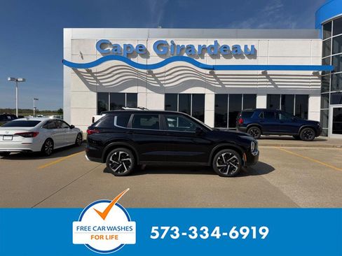 Used 2024 Mitsubishi Outlander SE AWD/4WD image 1