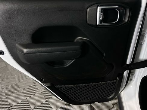 Used 2025 Jeep Wrangler Unlimited Rubicon image 29