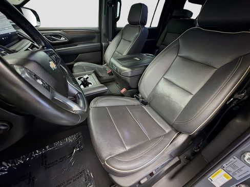 Used 2023 Chevrolet Suburban Premier image 11