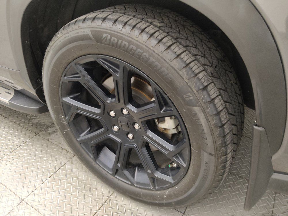 Used 2022 Toyota Highlander L FWD image 31