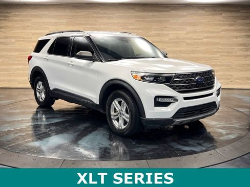 Used 2020 Ford Explorer XLT image 1