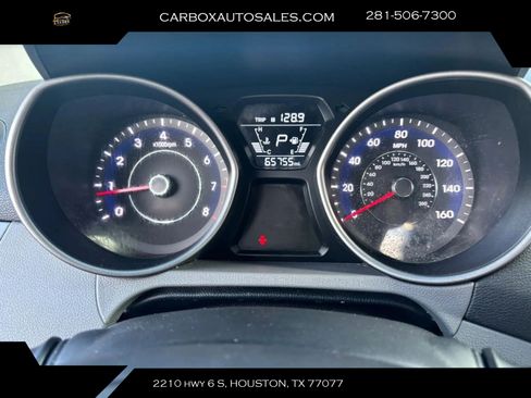 Used 2014 Hyundai Elantra SE w/ Option Group 02 FWD image 13