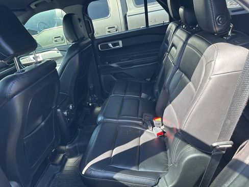 Used 2020 Ford Explorer XLT w/ Equipment Group 202A image 9