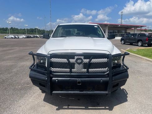 Used 2019 RAM 1500 Express w/ Express Value Package AWD/4WD image 2