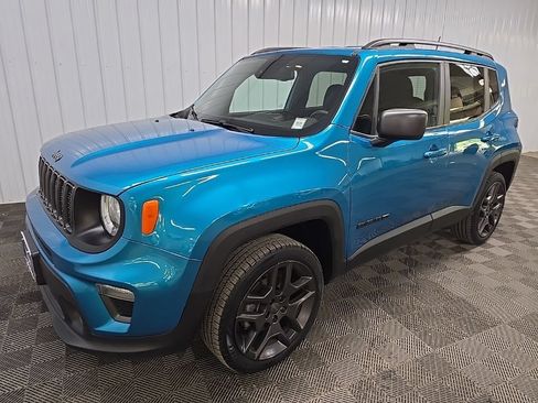 Used 2021 Jeep Renegade Latitude AWD/4WD image 8