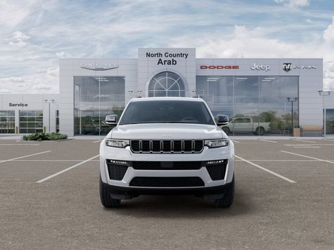 New 2026 Jeep Grand Cherokee Limited w/ Trailer Tow Package AWD/4WD image 6