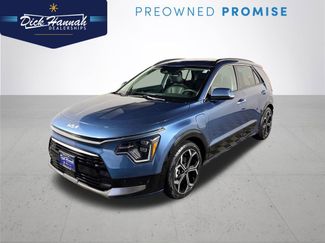 Used 2023 Kia Niro SX Touring video 1