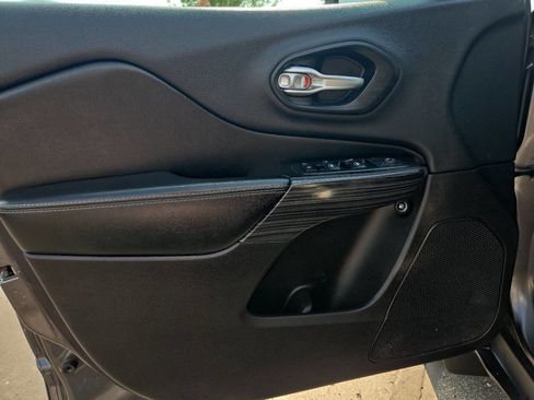 Used 2015 Jeep Cherokee Limited AWD/4WD image 11