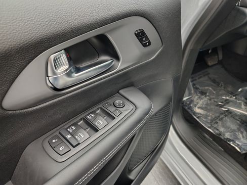 New 2026 Chrysler Pacifica Select w/ S Appearance Package FWD image 20