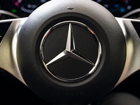 Certified 2025 Mercedes-Benz GLC 300 4MATIC image 26