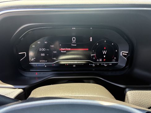 Used 2024 GMC Yukon XL Denali AWD/4WD image 33