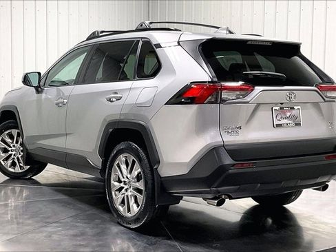 Used 2020 Toyota RAV4 XLE Premium AWD/4WD image 12