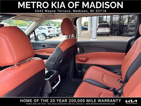 Used 2026 Kia Carnival EX FWD image 32