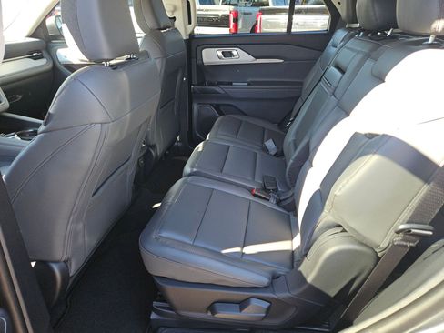 New 2025 Ford Explorer Active w/ Active Comfort Package image 16