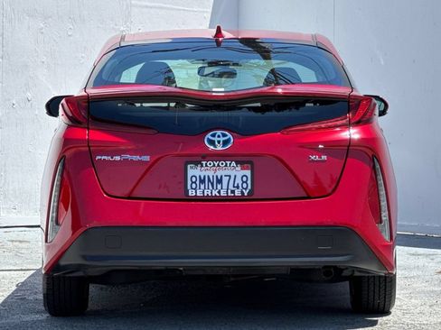 Used 2020 Toyota Prius Prime XLE FWD image 4