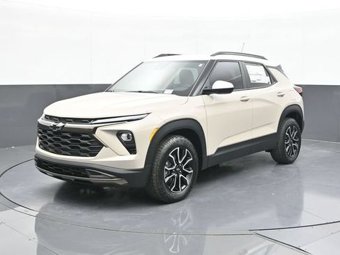 New 2026 Chevrolet TrailBlazer ACTIV w/ Convenience Package FWD image 3