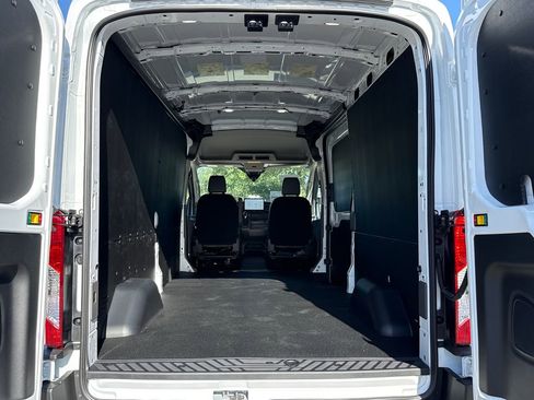 New 2026 Ford Transit 250 148 Medium Roof RWD image 21