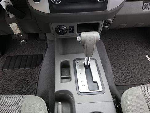 Used 2019 Nissan Frontier SV image 10