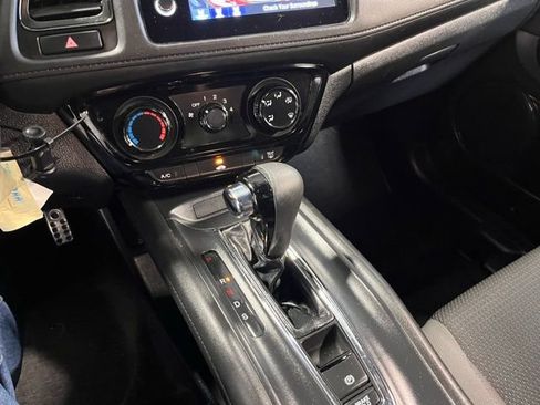 Used 2021 Honda HR-V Sport image 29