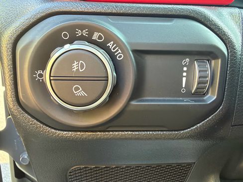 Used 2023 Jeep Gladiator Sport AWD/4WD image 31