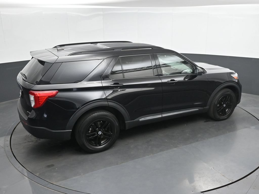 Used 2023 Ford Explorer XLT w/ Equipment Group 202A AWD/4WD image 33