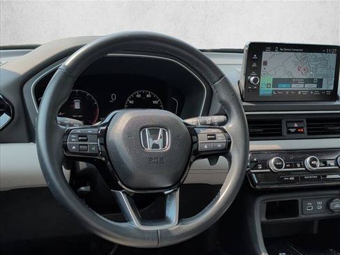 Used 2024 Honda Pilot Touring image 13
