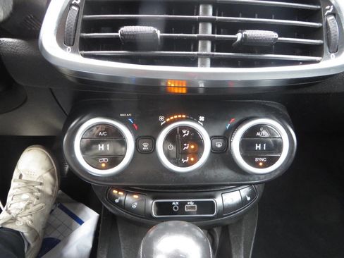 Used 2016 FIAT 500X Trekking image 21