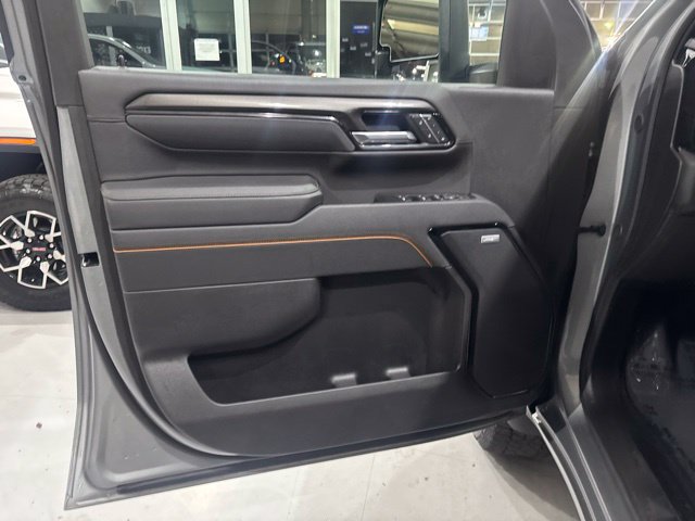 Used 2025 GMC Sierra 2500 AT4 AWD/4WD image 16
