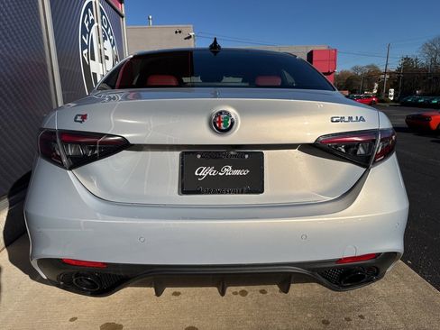New 2025 Alfa Romeo Giulia Veloce image 6