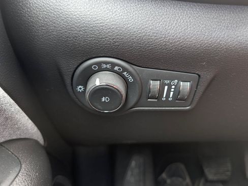 Used 2024 Jeep Compass Latitude w/ Altitude Special Edition AWD/4WD image 30