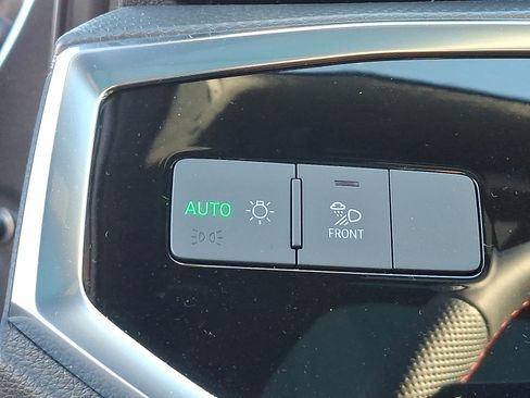 Certified 2025 Audi Q3 2.0T Premium Plus w/ Premium Plus Package image 26