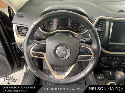 Used 2017 Jeep Cherokee Latitude w/ Safety/Convenience Group image 22