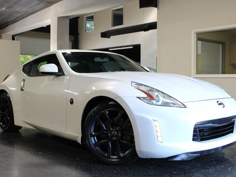 Used 2015 Nissan 370Z Coupe w/ Aerodynamics Package RWD image 31