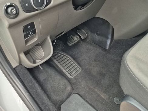 Used 2023 Ford Transit 350 XLT image 17