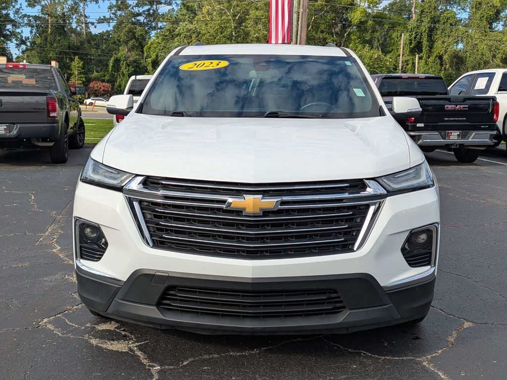 Used 2023 Chevrolet Traverse LT FWD image 9