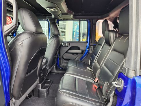 Used 2018 Jeep Wrangler Unlimited Sahara w/ Dual Top Group image 40