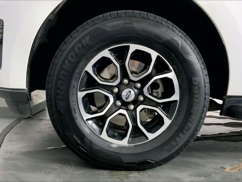 Used 2024 Ford Expedition Max XLT image 9