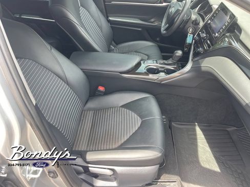 Used 2024 Toyota Camry SE FWD image 18