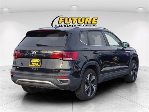 Used 2024 Volkswagen Taos SE image 8