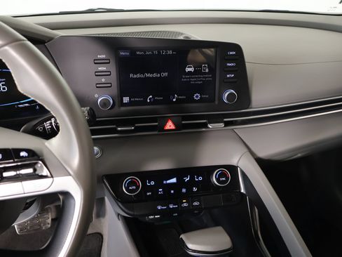 Used 2025 Hyundai Elantra Sport FWD image 5