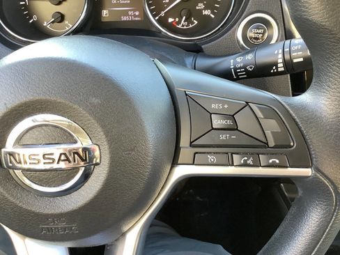 Used 2017 Nissan Rogue Sport SV image 42