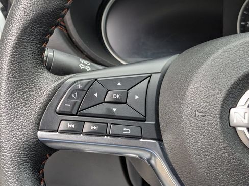 Used 2024 Nissan Versa SR FWD image 16