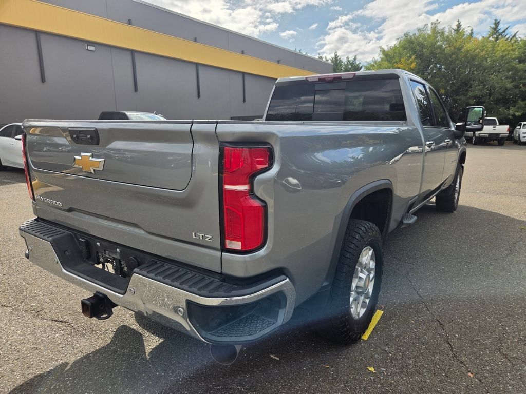 Used 2025 Chevrolet Silverado 2500 LTZ w/ LTZ Premium Package AWD/4WD image 7